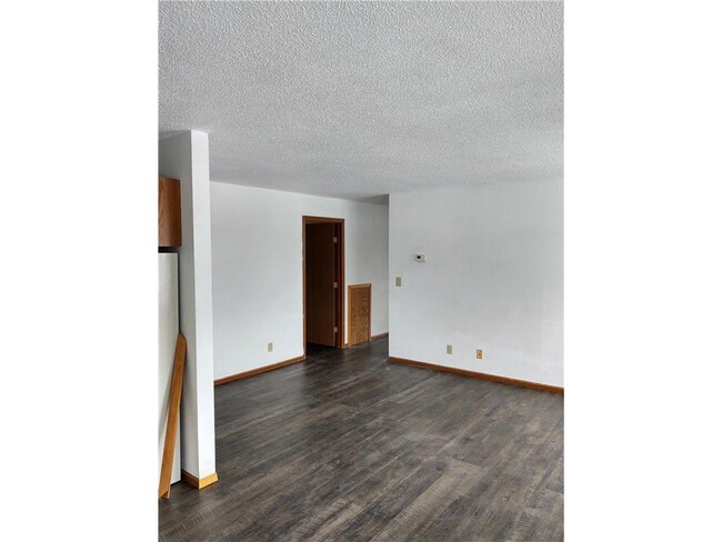 Building Photo - 222 6th St SW