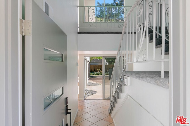 Building Photo - 1054 Enchanted Way