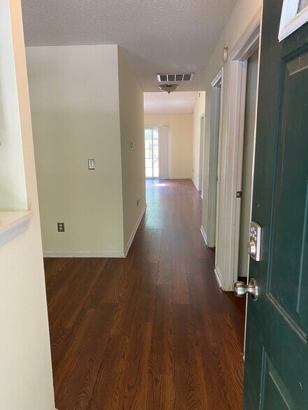 Building Photo - 1490 Amanda Park Ln