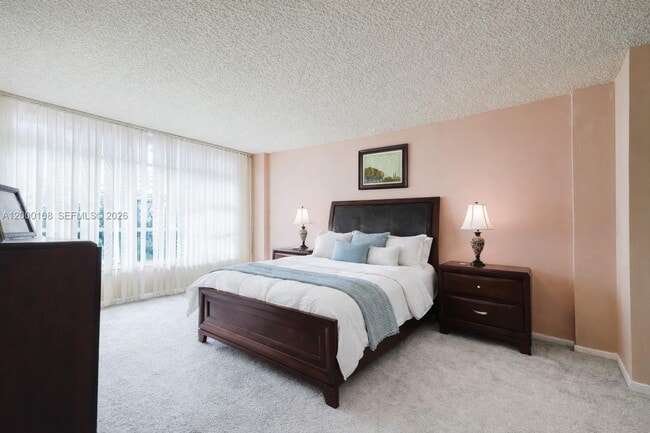 Building Photo - 3800 S Ocean Dr