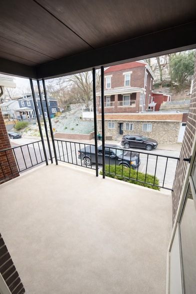 Building Photo - 50 Maplewood St