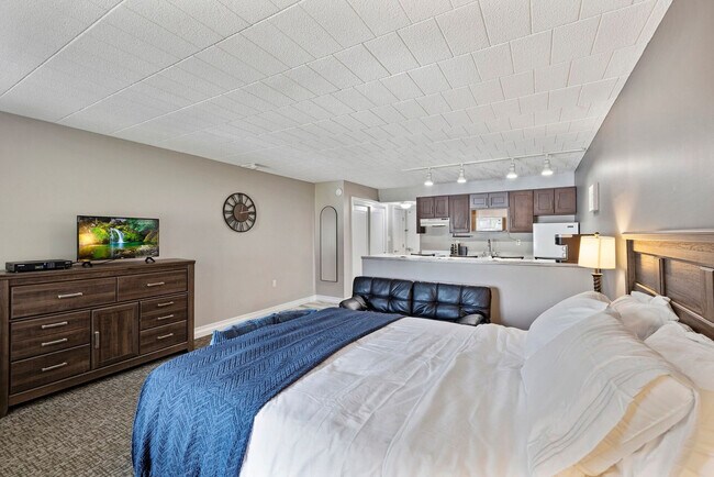 Building Photo - 30 U.S. 9W-ID1466760P