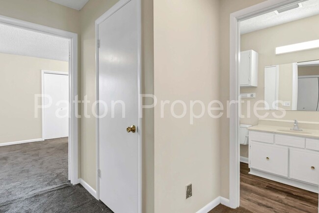 Building Photo - Point Arcadia Townhome