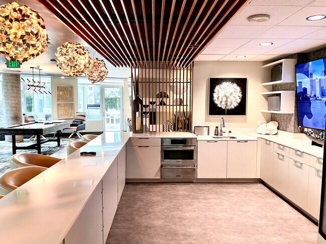 Building Photo - 11011 NE 9th St