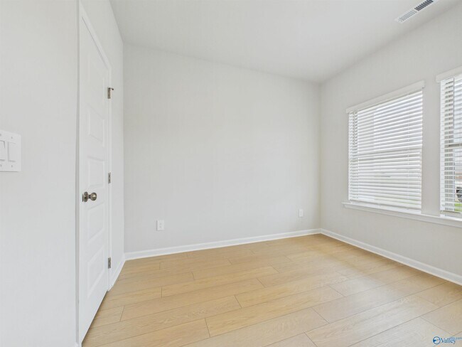 Building Photo - 15378 GRAYSON CIR