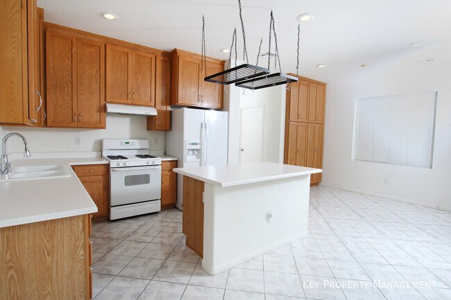 Building Photo - 5830 Willow Trace Ave