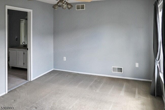 Building Photo - 302 Mercer Ct