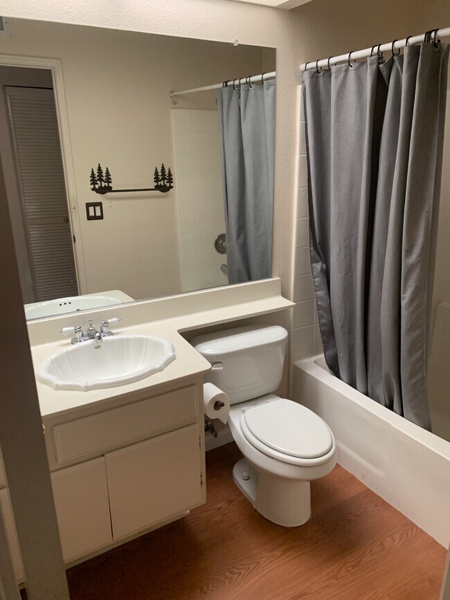 Building Photo - 38650 Juniper Tree Rd