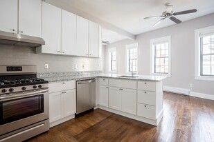 Building Photo - 534 Tremont St