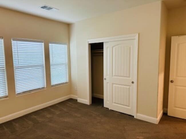 Building Photo - $2,390 Riverstone Community 3 Bd, Hwy 41 & Ave 12, Solar - Timberline Way, Madera