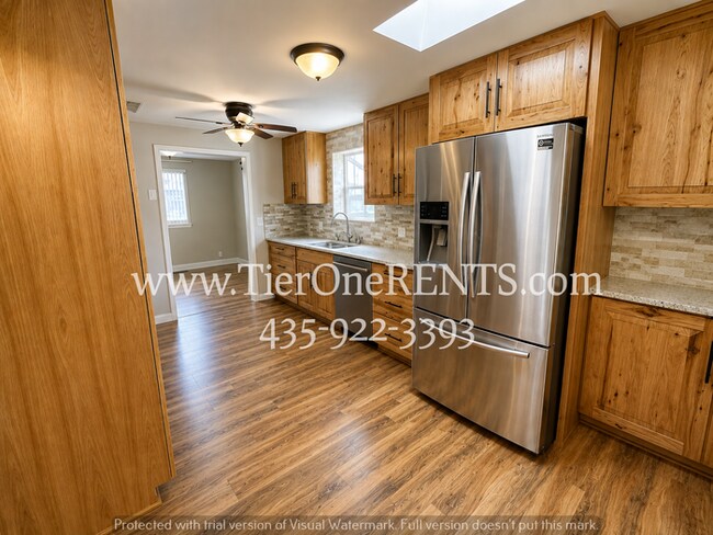 Building Photo - This property offers a NO DEPOSIT option available for qualified renters!