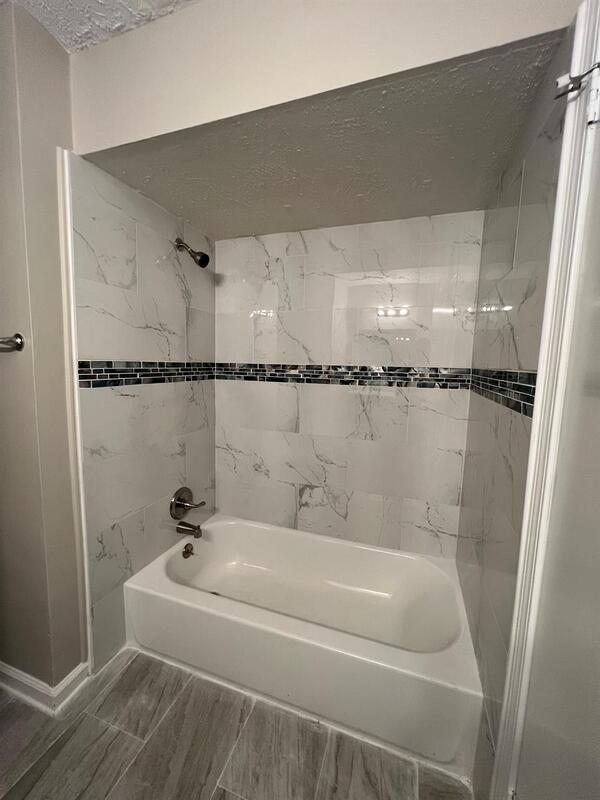 Building Photo - 1 Esquiline Ct