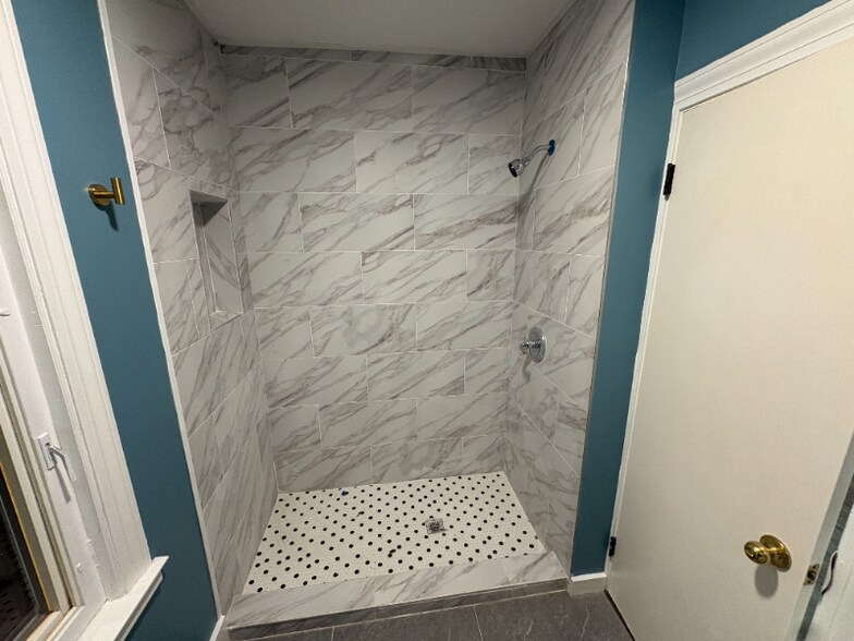 Building Photo - 75 Whiting St