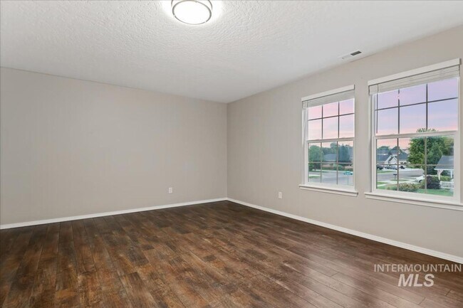 Building Photo - 4712 S Glenmere Way