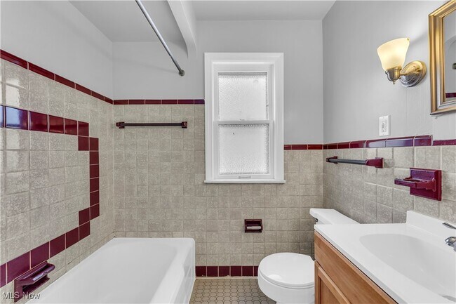 Building Photo - 4061 Verona Rd