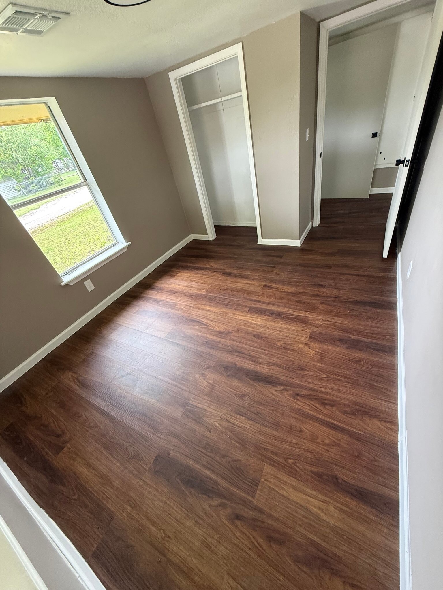 Building Photo - 209 N Rangeline St