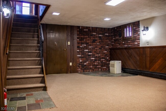 Building Photo - 17 Gould Pl