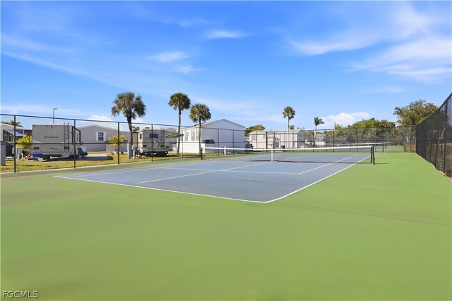 Building Photo - 158 Nanaimo Trail