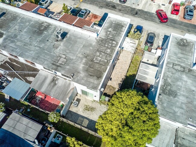 Building Photo - 1070 W 43rd Pl