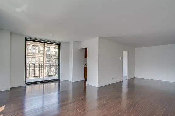 Building Photo - 200 E 82nd St