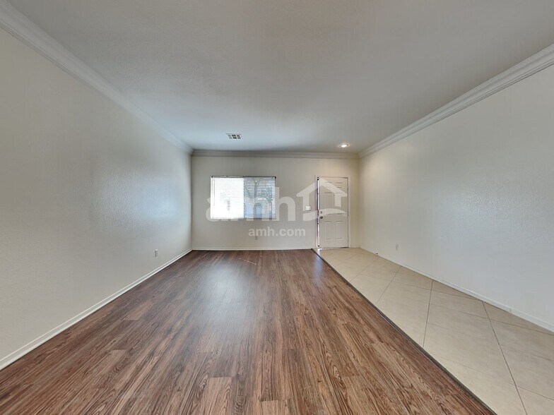 Building Photo - 4932 Cascade Pools Ave