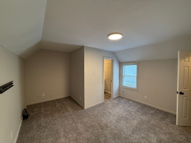 Building Photo - 3 Bed 2 Bath House