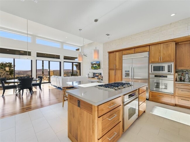 Building Photo - 6813 Valburn Dr