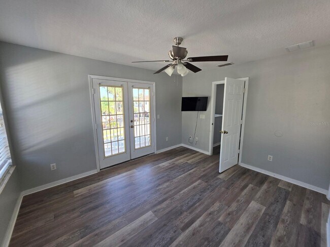 Building Photo - 1100 S Beach Cir