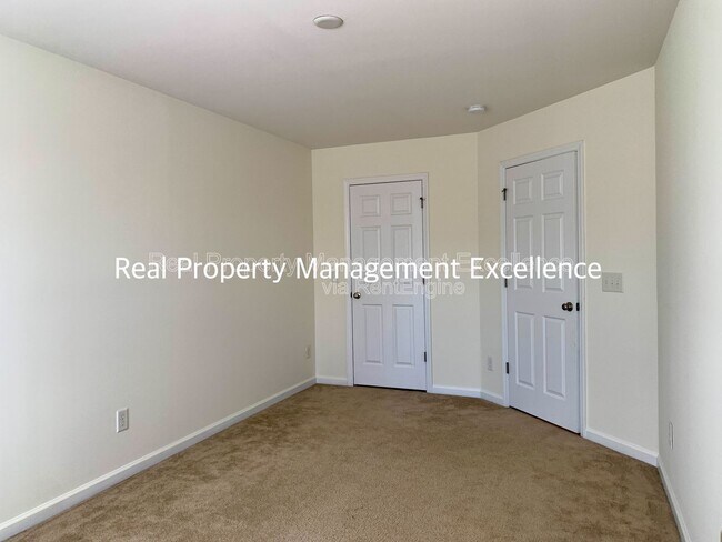 Building Photo - 310 Gilman Ln