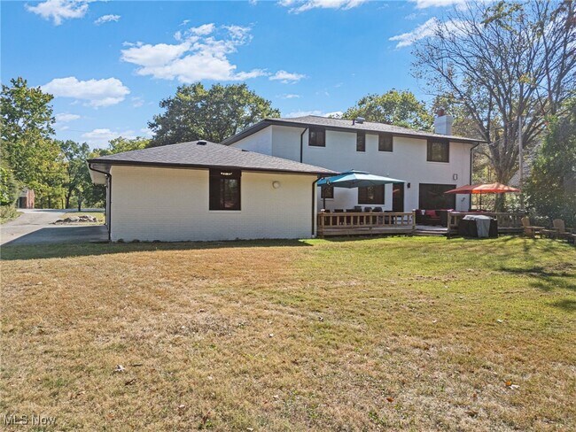 Building Photo - 6713 Farview Rd