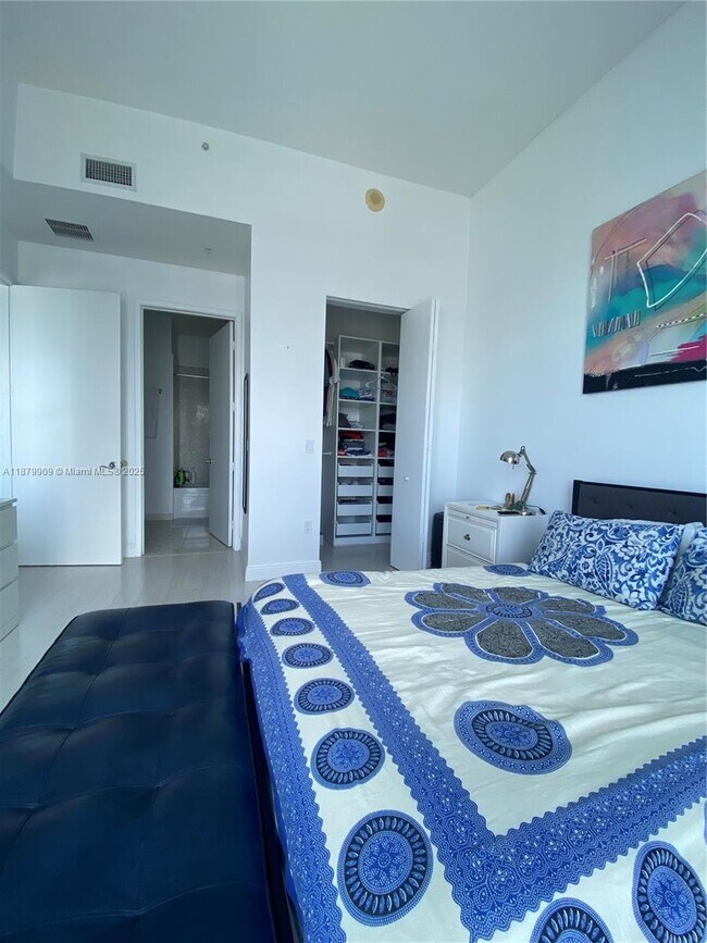 Building Photo - 185 SW 7th St