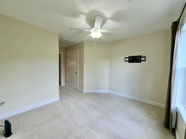 Building Photo - 92 Cypress Cir