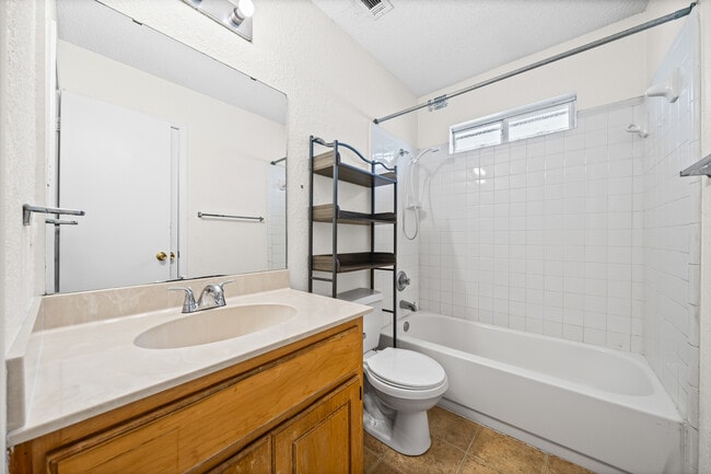 Building Photo - 3211 Tom Lockett Dr