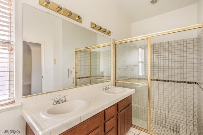 Building Photo - Gated Community, 1-Story, 3 Bedrooms Home ...