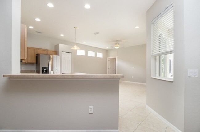 Building Photo - 4 bedroom 3 Bath Pool home in Lakewood Ranch Greenbrook