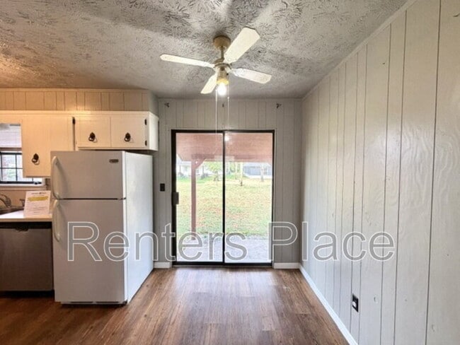 Building Photo - 812 S Adair St