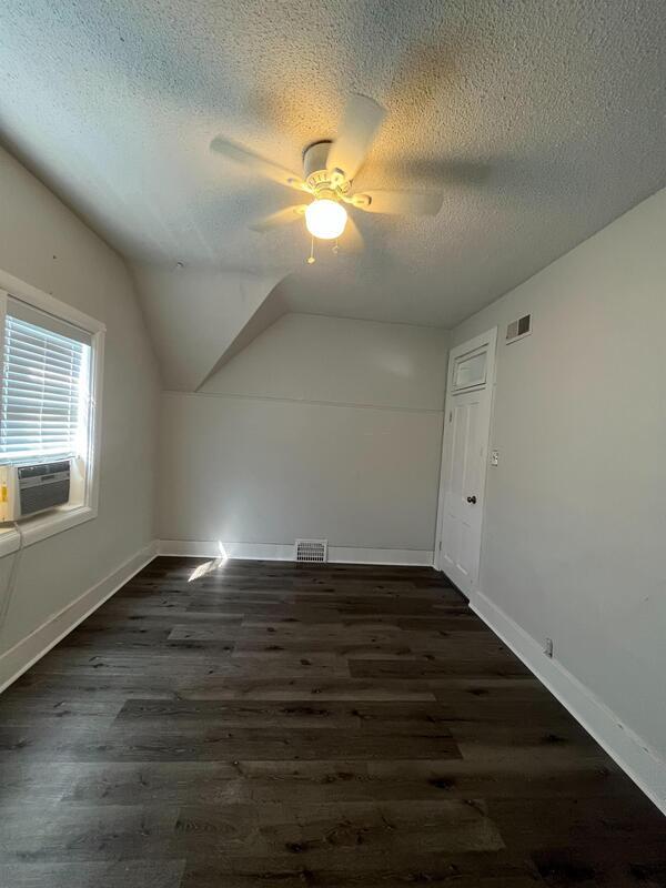 Building Photo - 1395 S 900 E