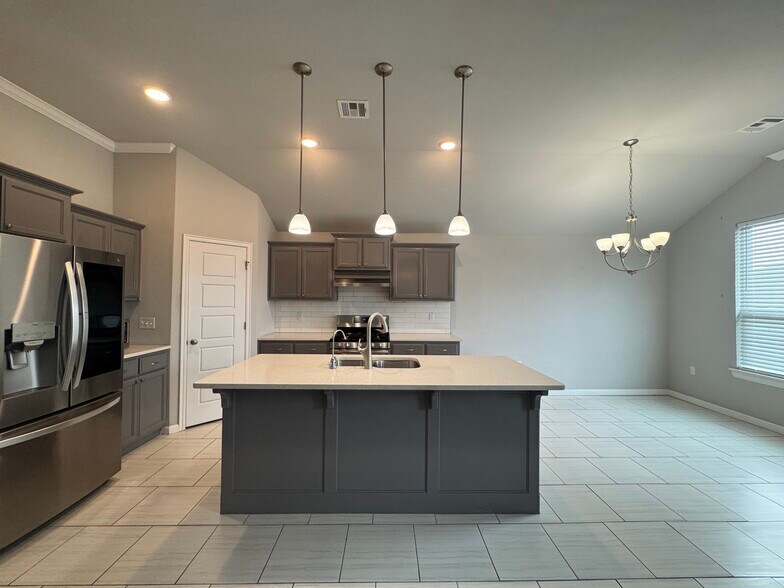 Building Photo - 9104 SW 47th St