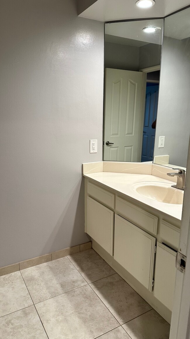 Building Photo - 44150 Calico Cir