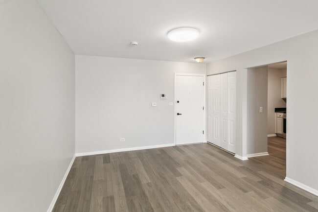 Building Photo - 705 S Milwaukee Ave