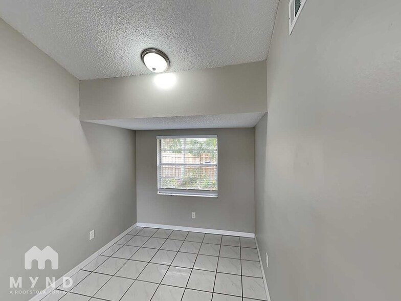 Building Photo - 6701 Village Grove Ct