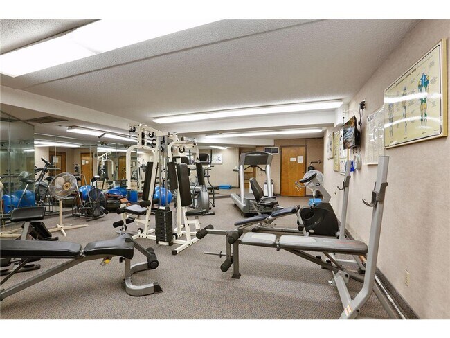 Building Photo - 6730 Vernon Ave S