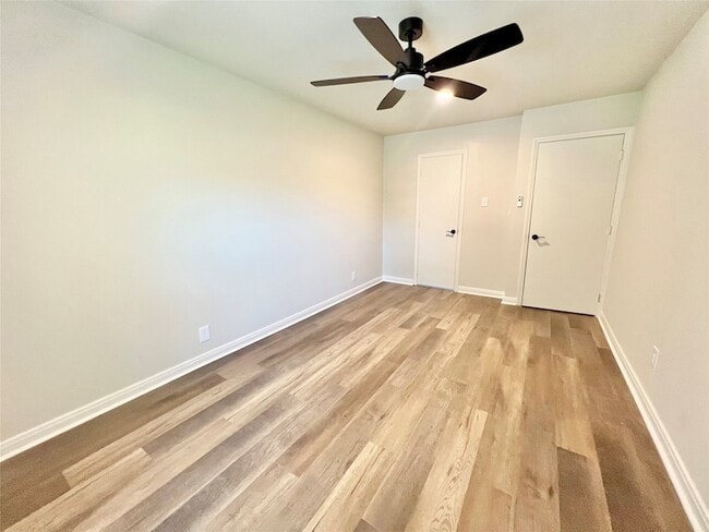 Building Photo - 1010 15th Ave N