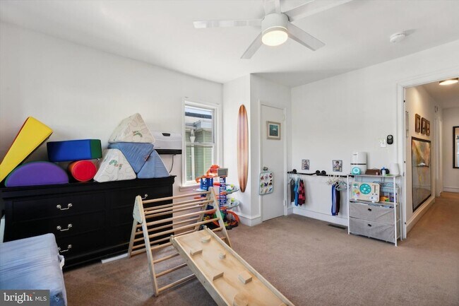 Building Photo - 322 Woodbine Ave