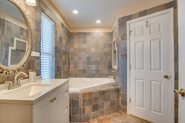 Building Photo - Spacious 3BR with Sunroom & Eat-In Kitchen – Holsberry Estates