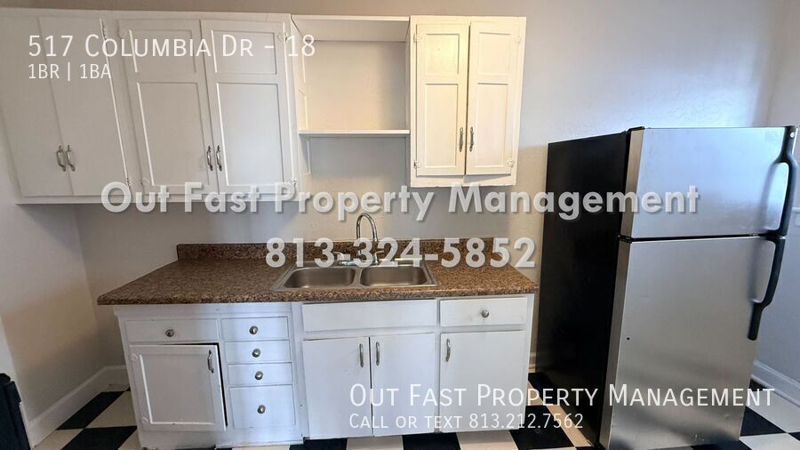 Building Photo - 517 Columbia Dr