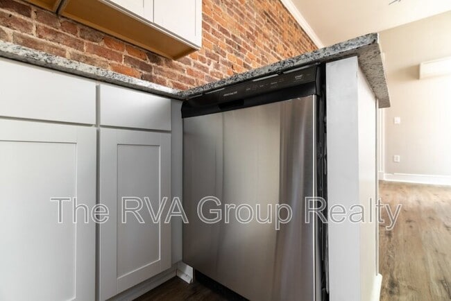 Building Photo - 609 N 27th St