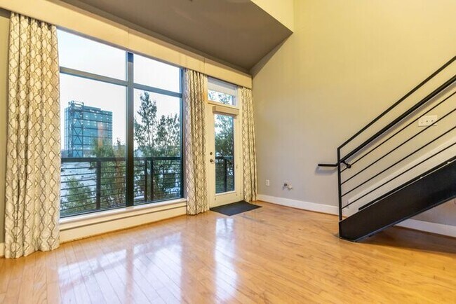 Building Photo - 115 E Park Avenue UNIT 419