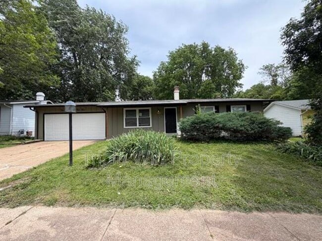 Building Photo - 2245 Lindsay Ln