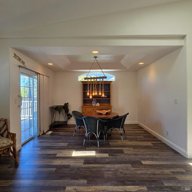 Building Photo - 298 White Sands Dr